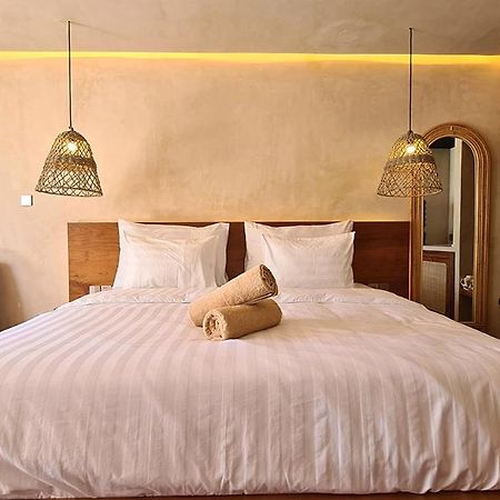 Shore Thing Gili Air Beachfront Apartment Eksteriør billede