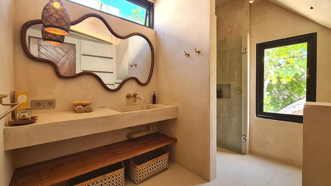 Shore Thing Gili Air Beachfront Apartment Eksteriør billede