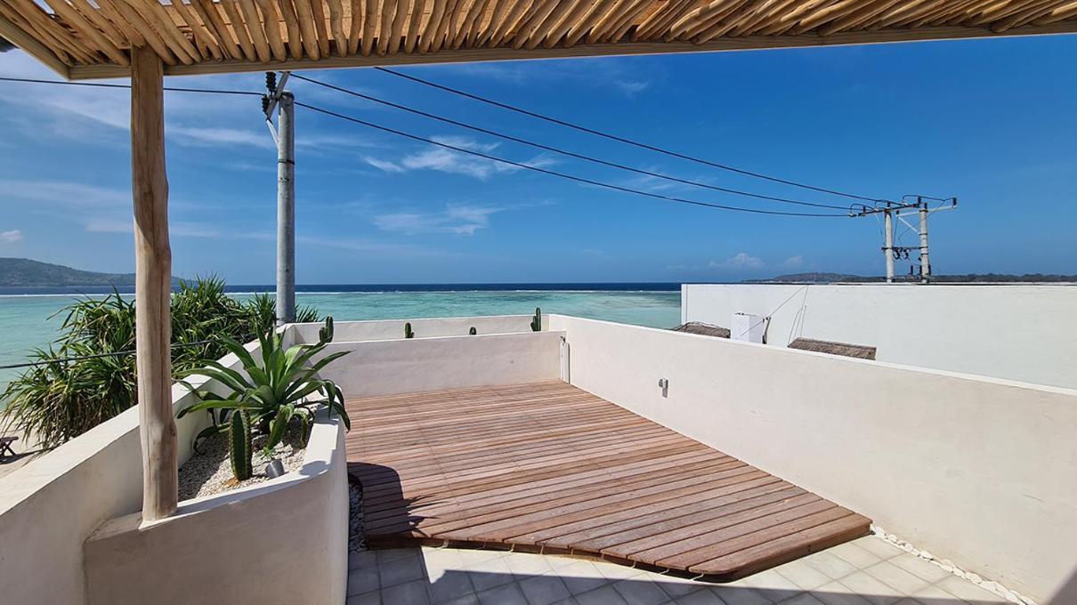 Shore Thing Gili Air Beachfront Apartment Eksteriør billede