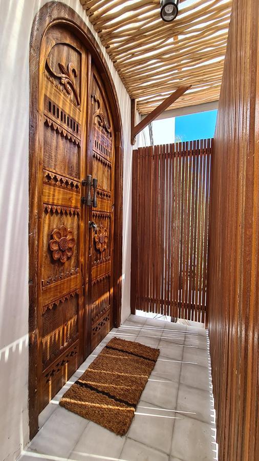 Shore Thing Gili Air Beachfront Apartment Eksteriør billede